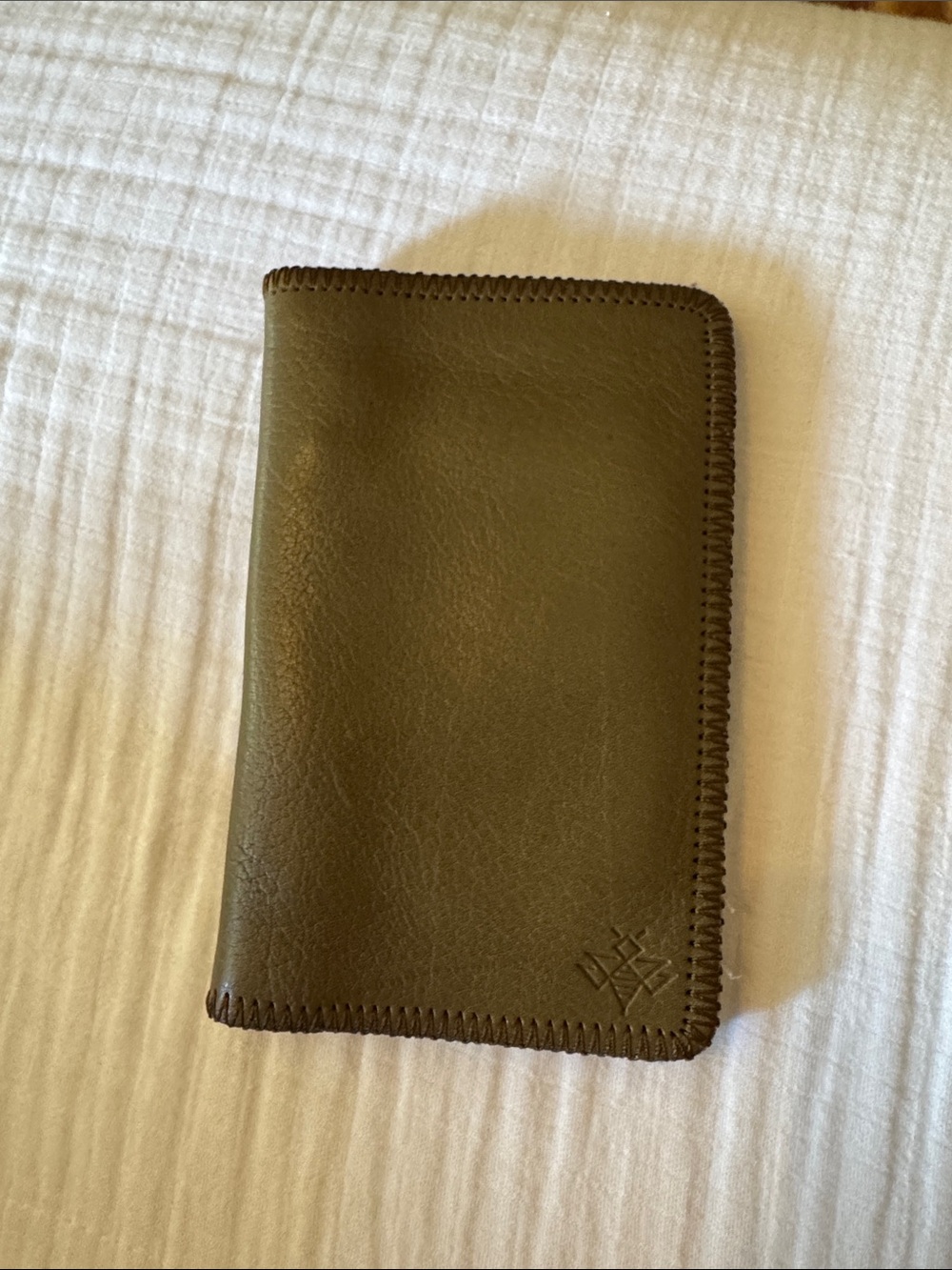 EUC Lyons Leather Wallet